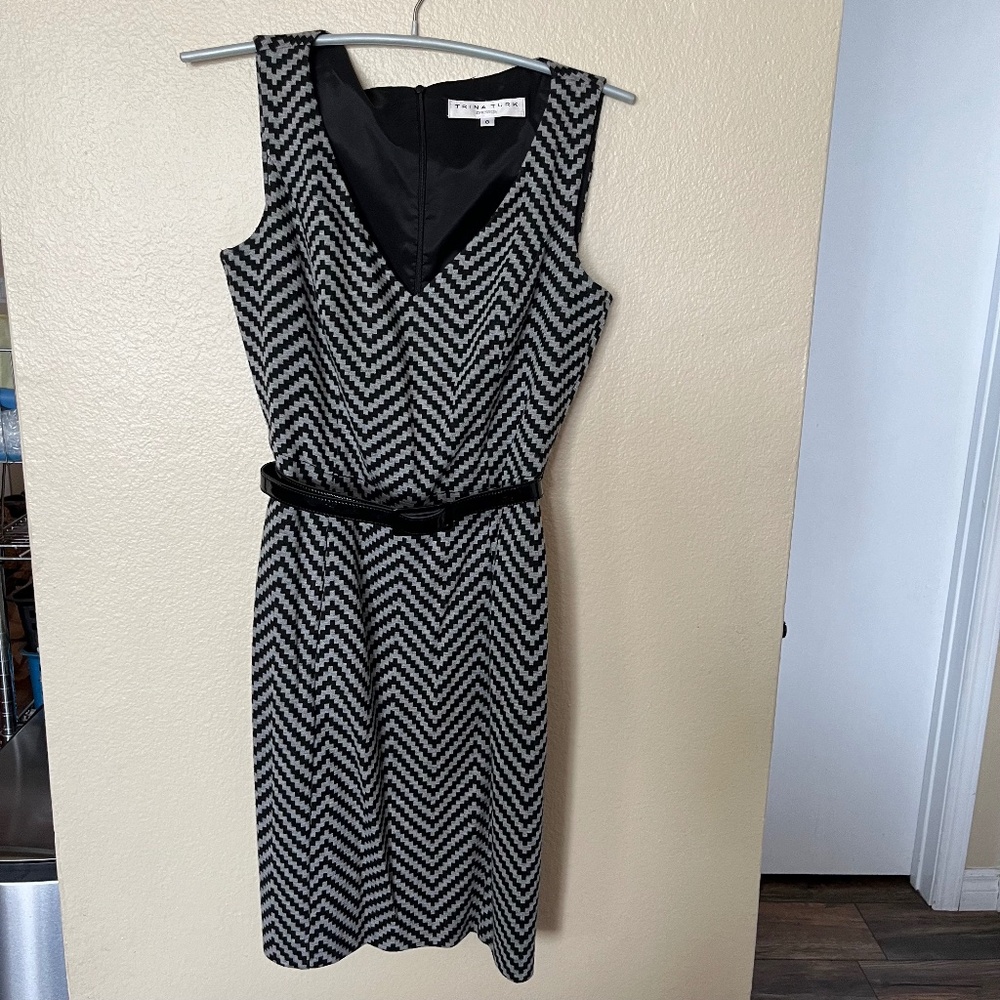 Chic Versatile Trina Turk dress in shades of grey. Size 8.